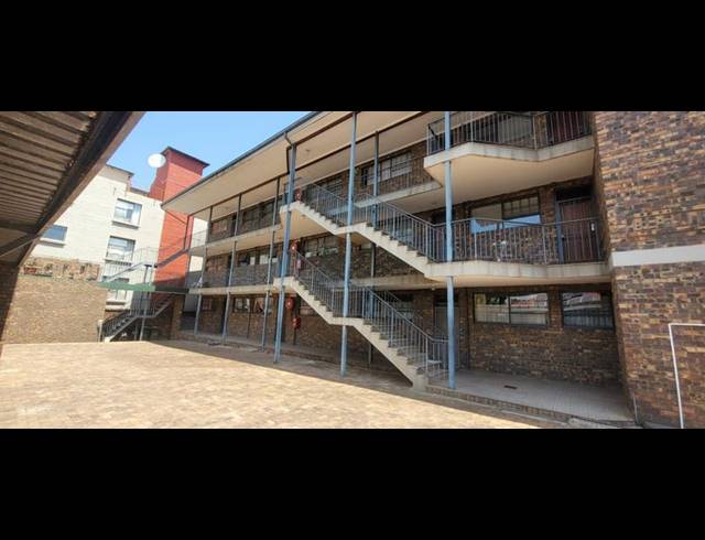 2 BEDROOM TOWNHOUSE FOR SALE IN ALBERTON NORTH